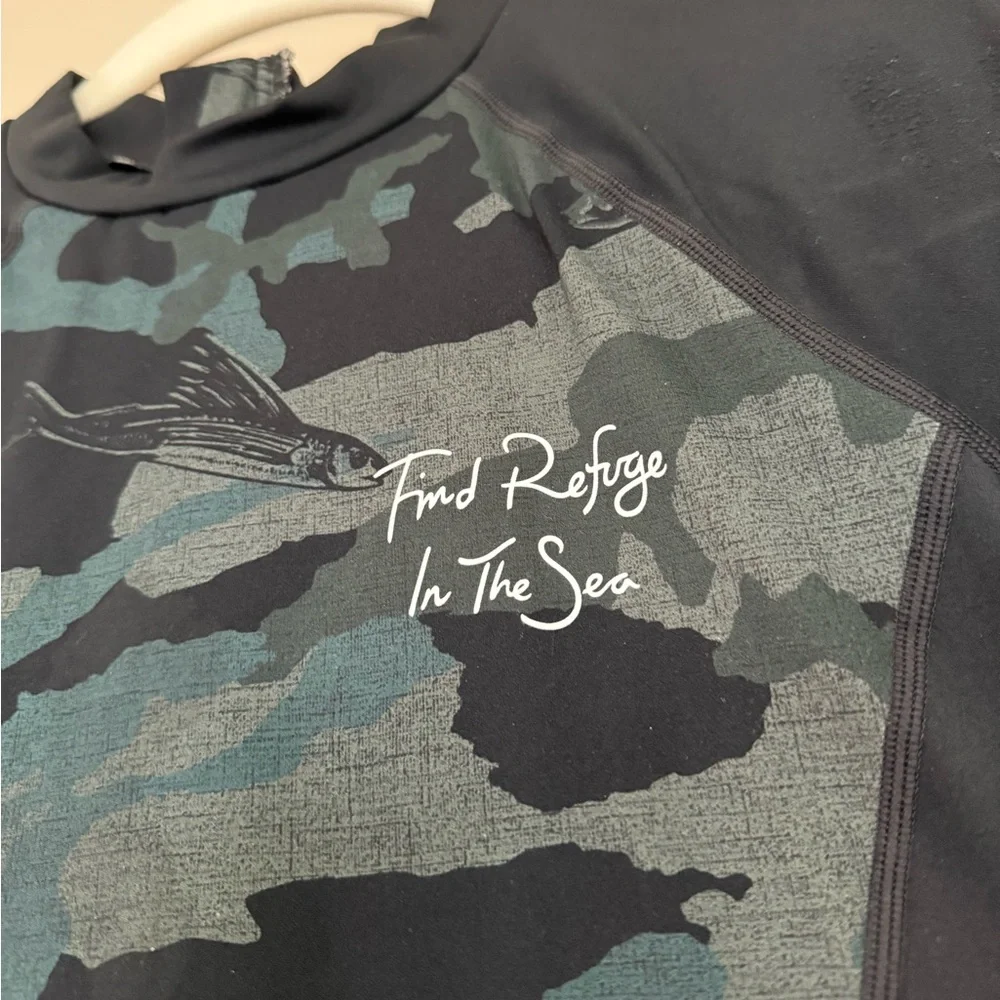 Refuge One Piece Rashguard - Picture 4 of 9
